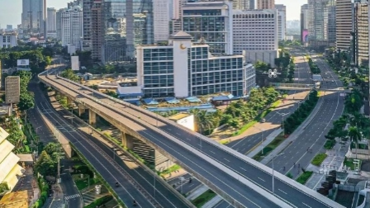 Studi Ungkap Aspal dan Beton Memerangkap Panas, Kenapa Kota Jadi Kian Menyengat?