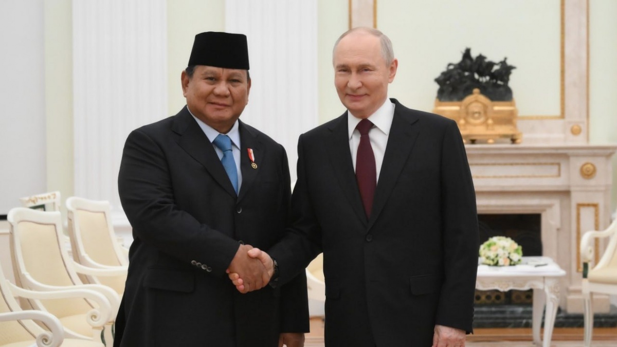 Bertukar Cinderamata, Prabowo Subianto Beri Miniatur Candi Borobudur ke Vladimir Putin