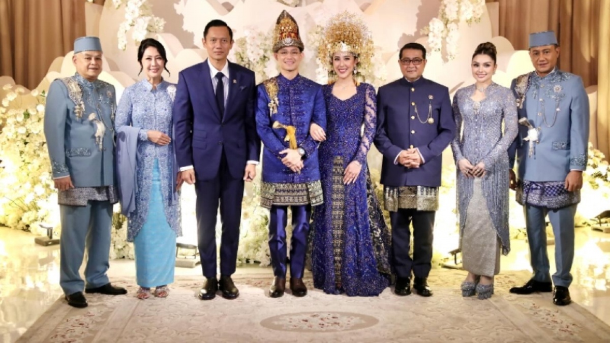 Menteri Ekonomi Kreatif Ikut Kena Imbas Gara-Gara Pernikahan Teuku Rassya
