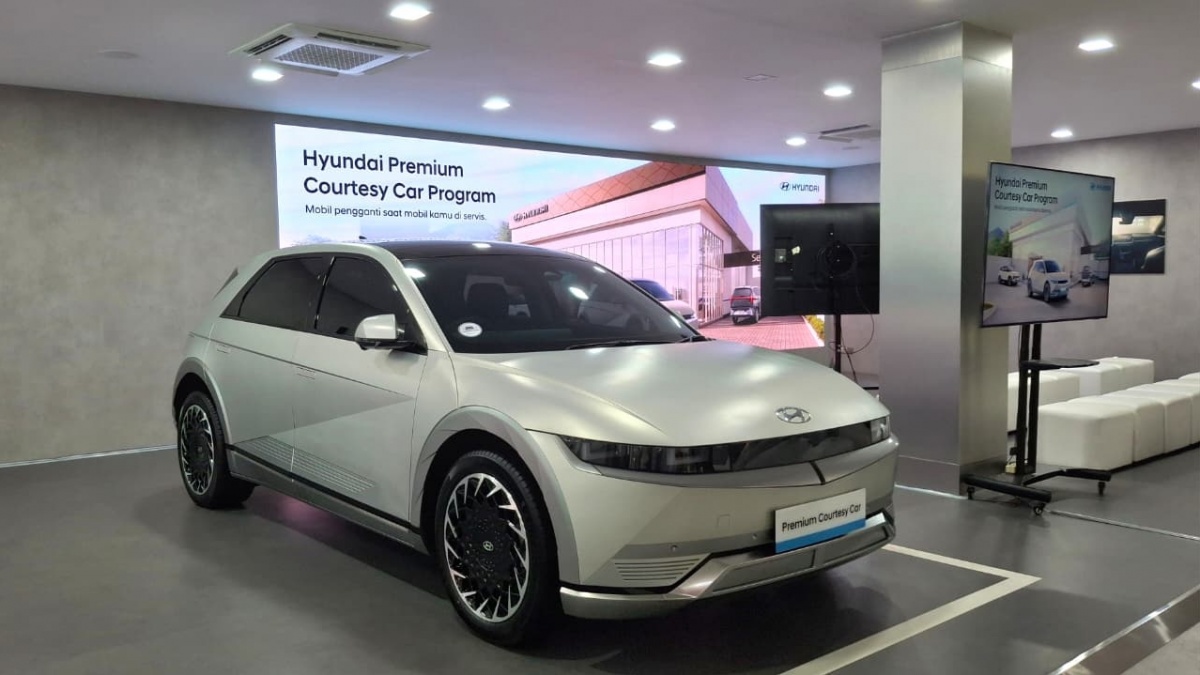 Hyundai Pinjamkan Mobil Listrik Gratis saat Mobil Dalam Perbaikan di Bengkel Resmi