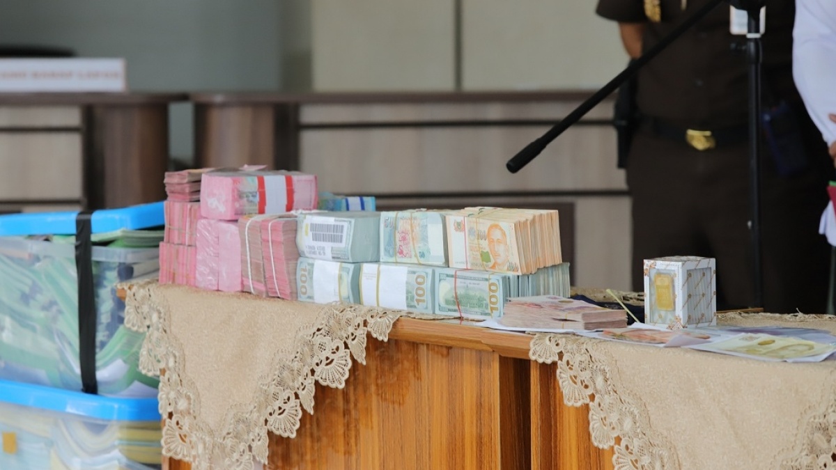 Penampakan Duit Rp11 Miliar yang Disita Kejagung dari Kantor Produser Film Agung Winarno