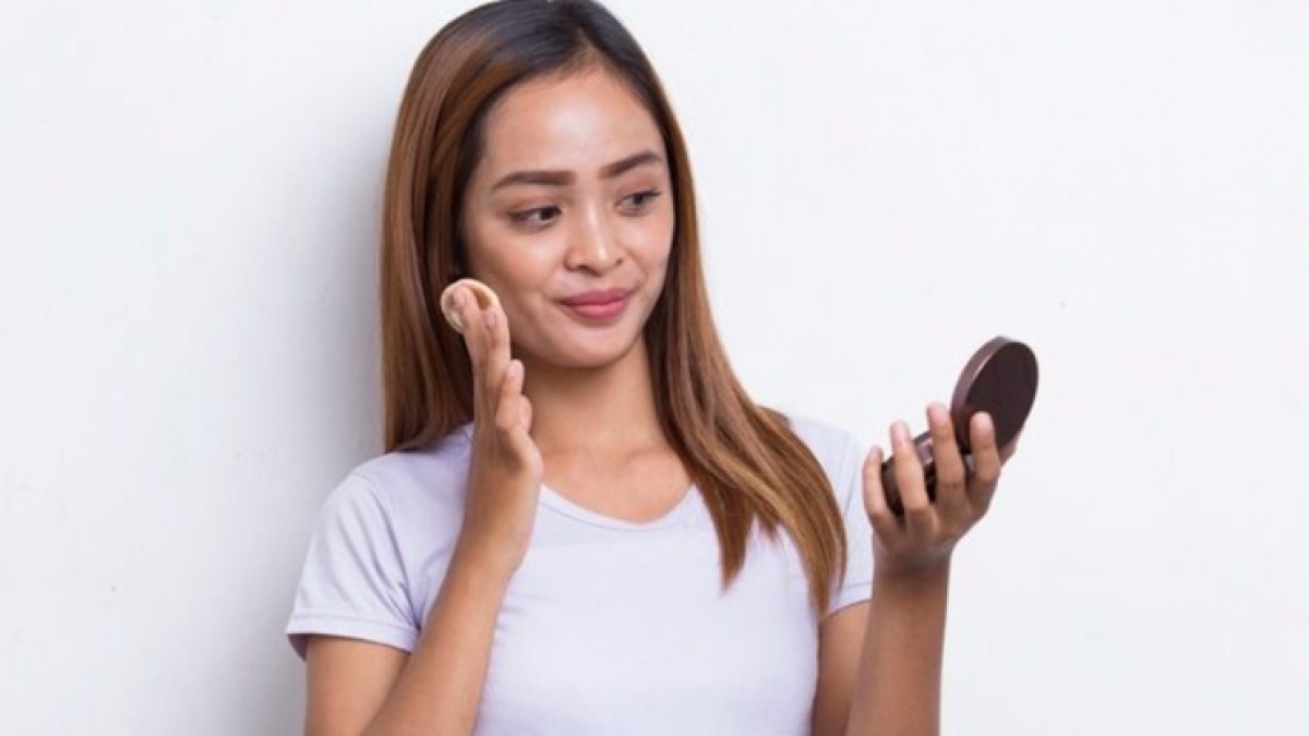5 Bedak Viva yang Bagus dan Tahan Lama untuk Pemakaian Sehari-Hari