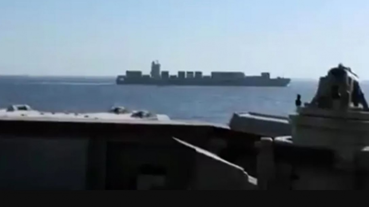 Iran Balas Dendam Tembak Kapal Amerika Serikat Setelah Kapal Kargonya Dicegat di Teluk Oman