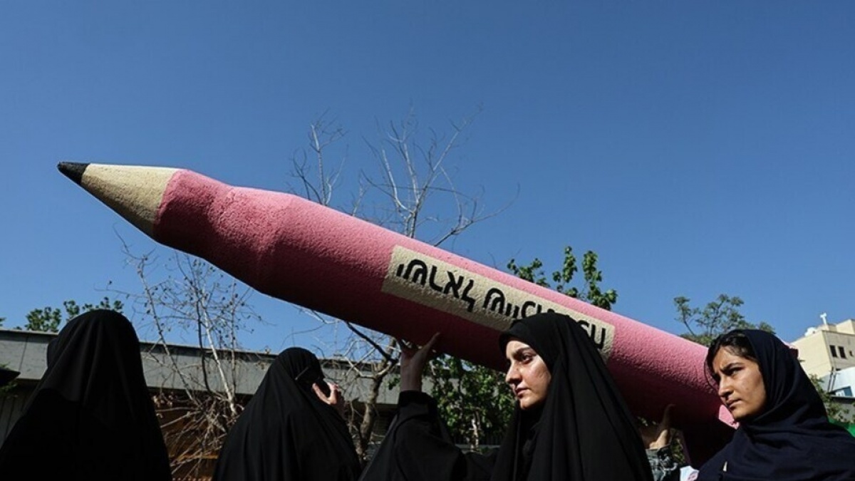 Militer Iran Siaga Tempur 100 Persen Tantang Serangan AS Meski Status Gencatan Senjata Diperpanjang