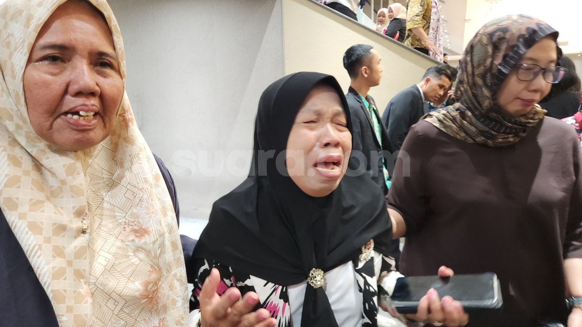 Tangis Haru Suranti dan Perjuangan 22 Tahun JALA PRT Sambut Pengesahan UU PPRT di DPR