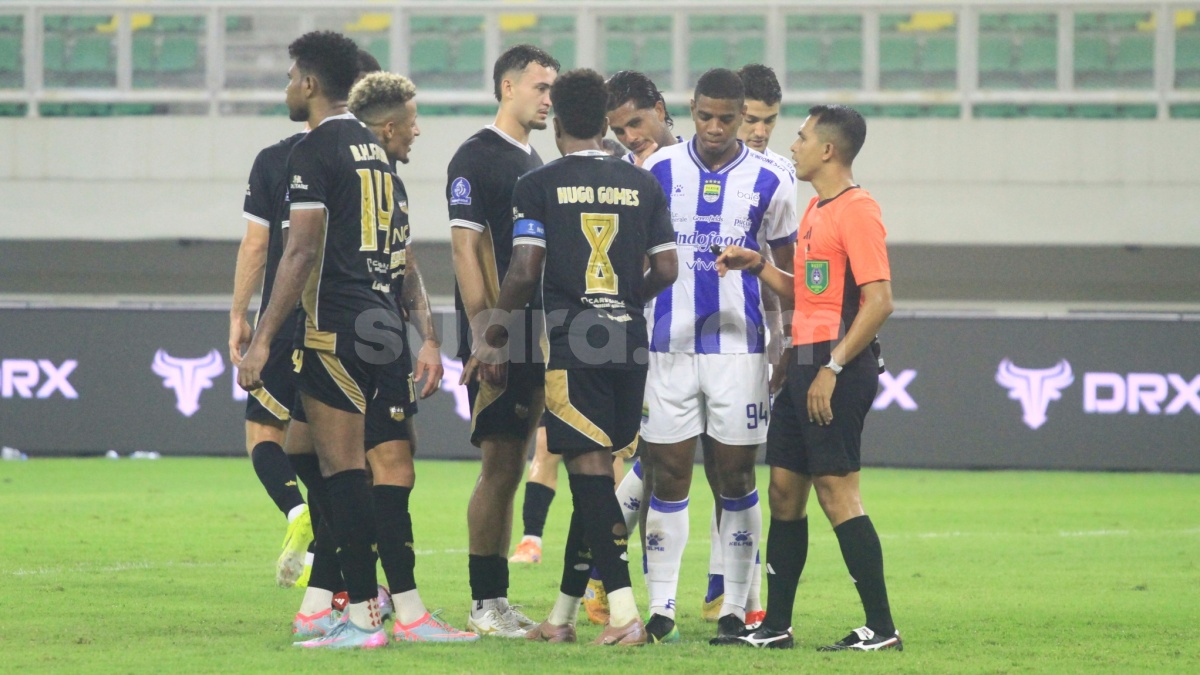 Bojan Hodak Kecewa Kepemimpinan Wasit saat Lawan Dewa United