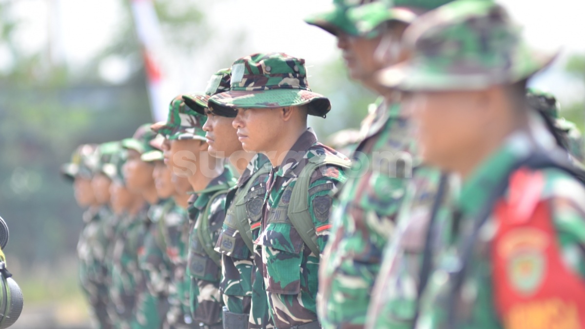 Prajurit TNI, Tangis Masyarakat dan Harapan Indonesia Emas 2045