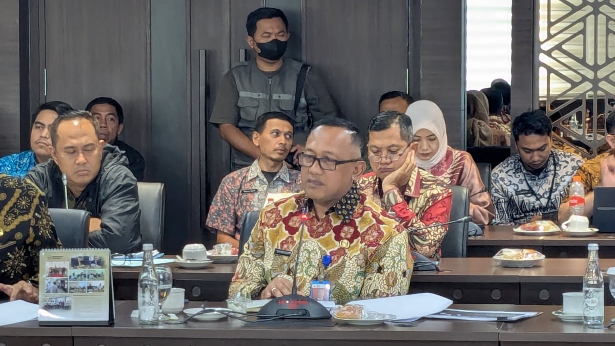 Kerja 36 Jam hingga Tidur di Lorong, Kasatpol PP DKI: 35 Anggota Saya Meninggal Dalam Setahun!