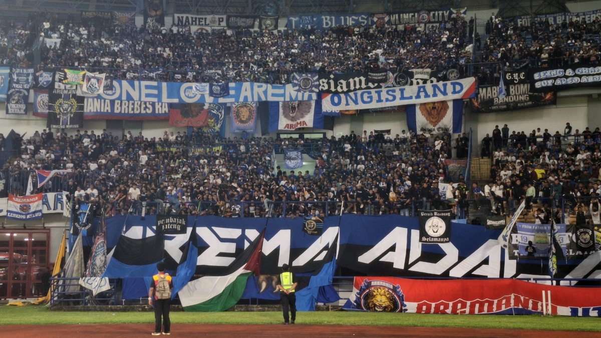 Imbang dan Atmosfer Damai, Marcos Santos Angkat Topi untuk Bobotoh dan Aremania