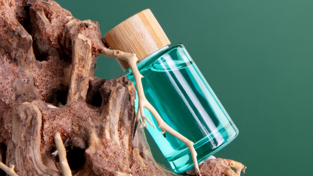 5 Wangi Parfum Terbaik untuk Musim Hujan: Hangat, Tenang, dan Tahan Lama