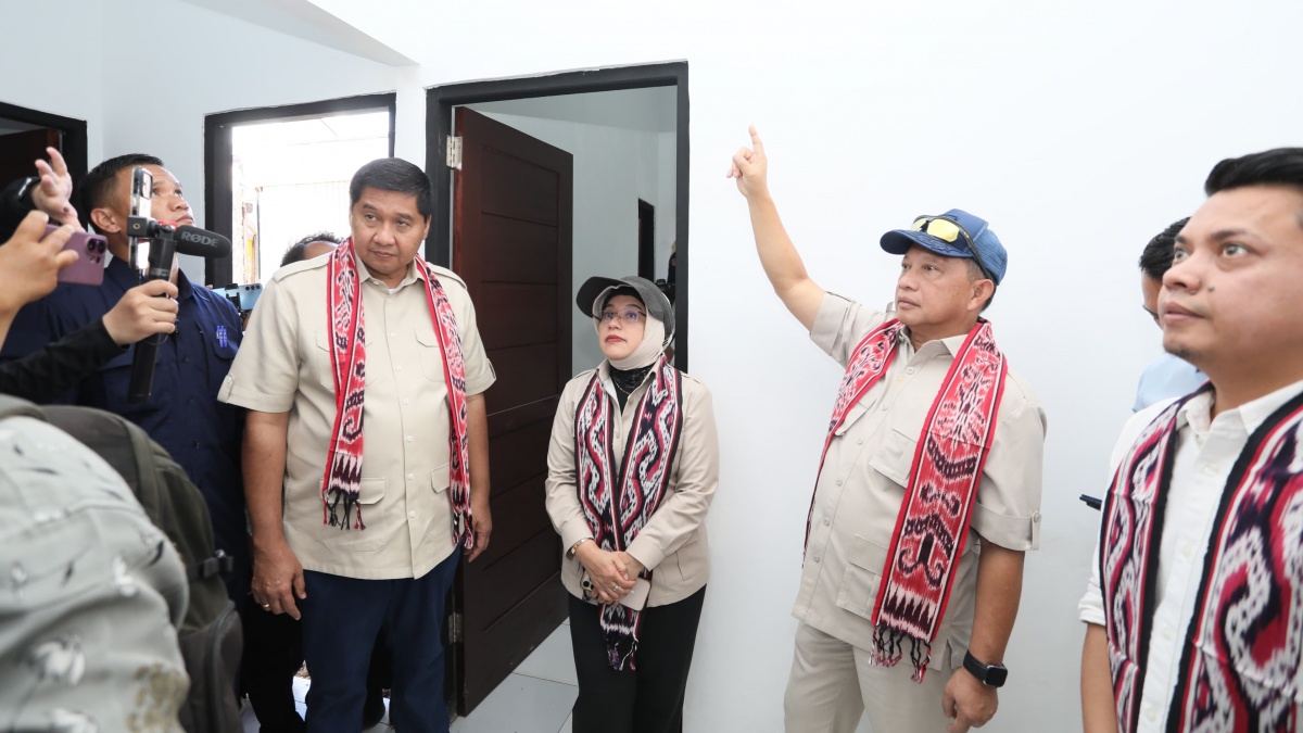 Pastikan Hunian Layak, Mendagri Bersama Menteri PKP Tinjau Perumahan di Sorong