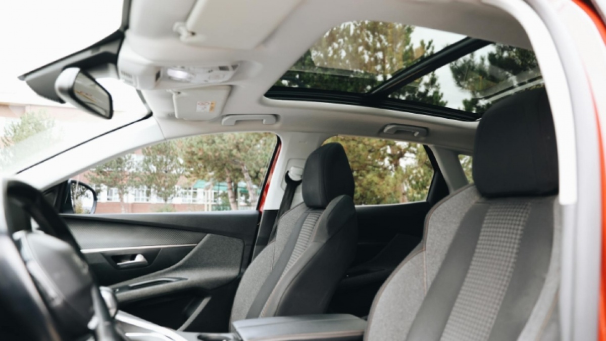 Apa Penyebab Sunroof Mobil Bocor? Masalahnya Bukan Cuma di Seal