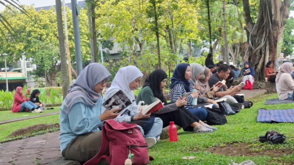 Baca Bareng Silent Book Club Jakarta: Ditemani Tanpa Kehilangan Ruang untuk Diri Sendiri