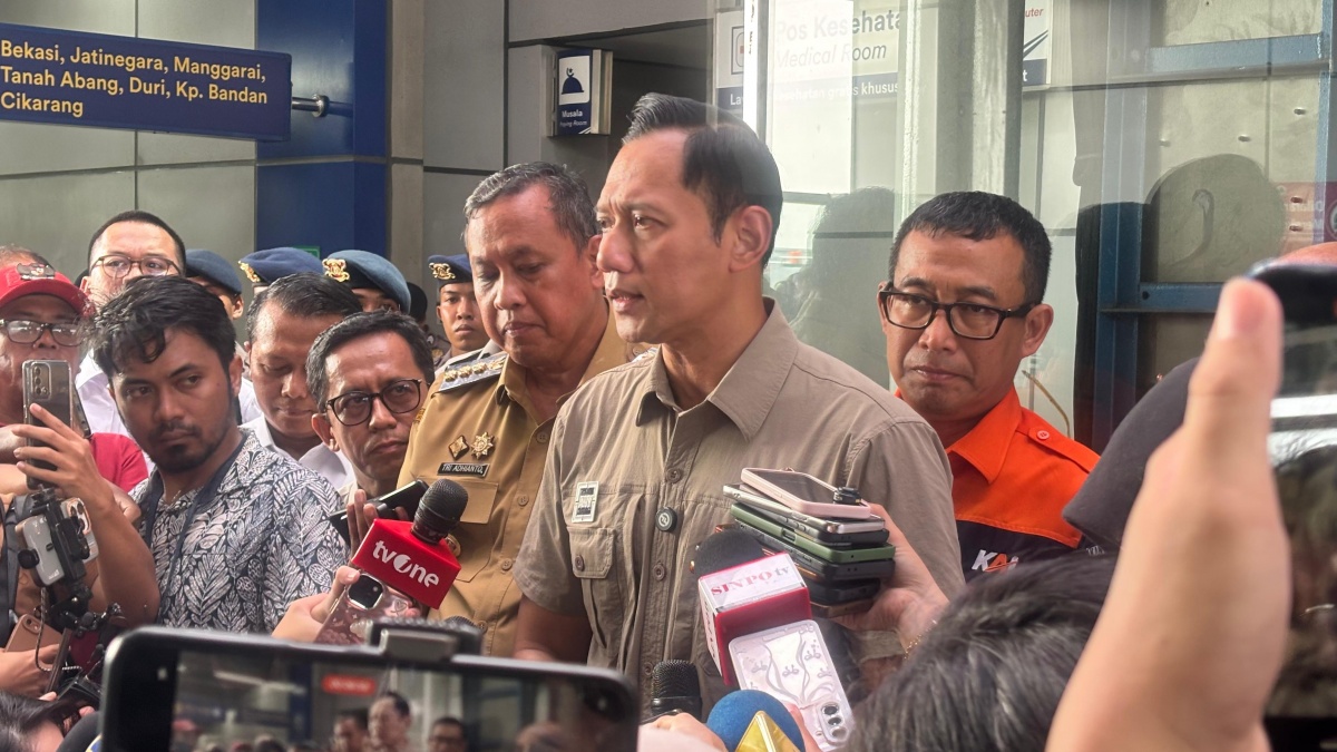 AHY Minta Evakuasi Gerbong KRL di Bekasi Timur Rampung Sore Ini, Target Malam Sudah Normal