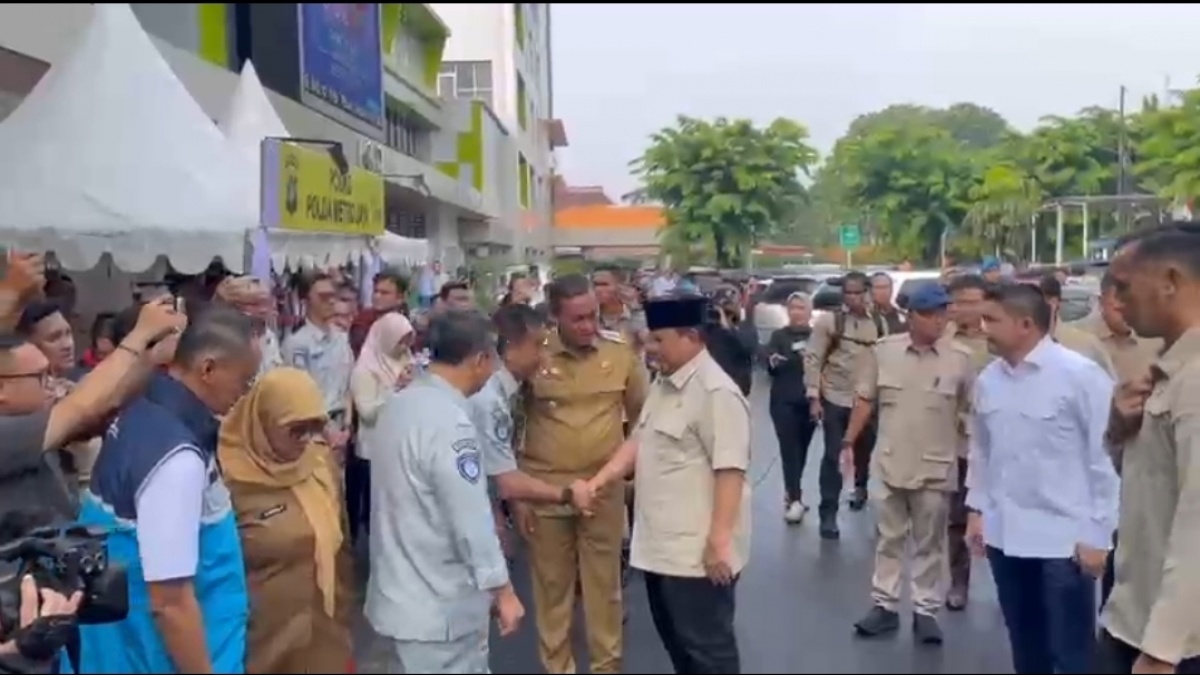 Prabowo Jenguk Korban Kecelakaan Kereta di Bekasi, Datangi RSUD Pagi Ini