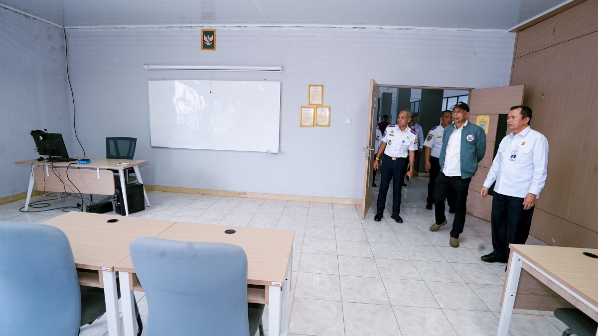 Wamensos Agus Jabo Tinjau Calon Lokasi Sekolah Rakyat di PTDI-STTD Bekasi