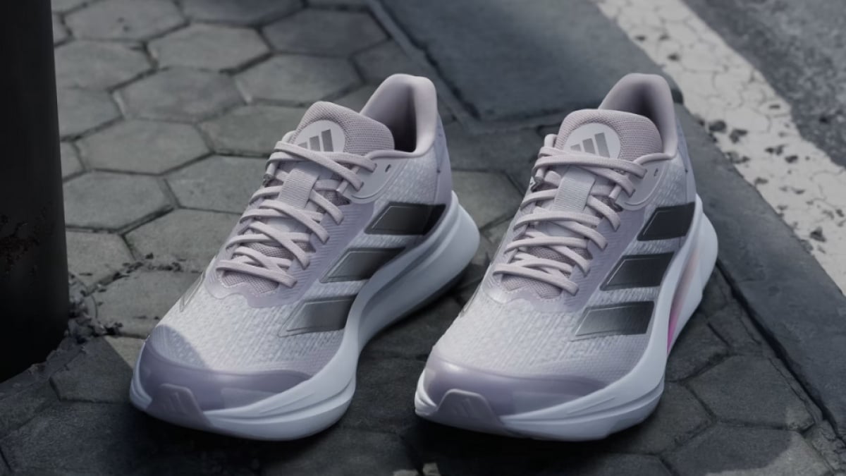 6 Rekomendasi Sepatu Lari Adidas Paling Murah untuk Wanita, Semua di Bawah Rp700 Ribu