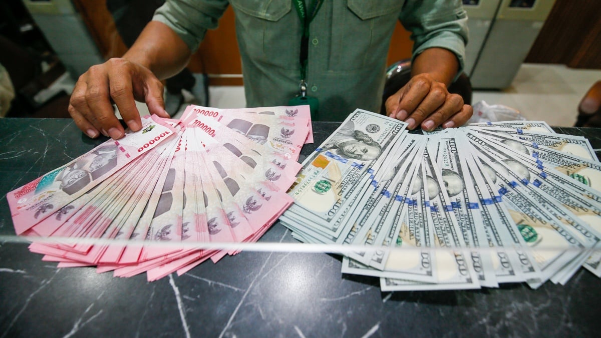 Rupiah Paling Lemah di Asia, Kini Tembus Rp17.743 per Dolar AS