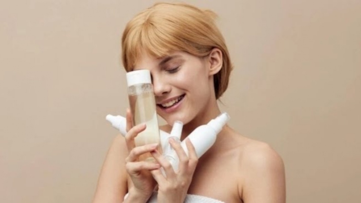 Urutan Pemakaian Essence Pagi dan Malam Hari yang Benar, Jangan Sampai Terbalik!