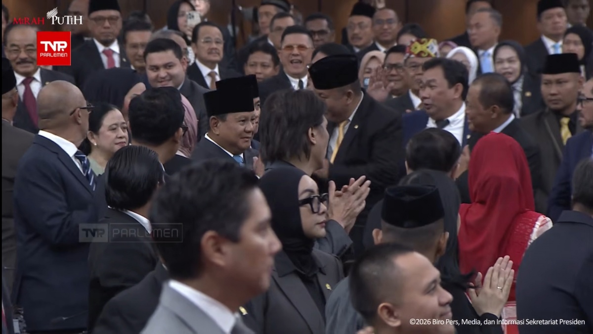 Diiringi Lagu Maju Tak Gentar, Prabowo Disambut Tepuk Tangan Meriah Anggota Dewan di Paripurna DPR