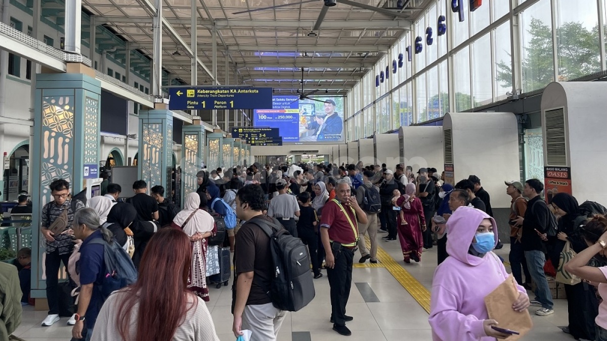 Sempat Lumpuh Total, Jalur Stasiun Pasar Senen Akhirnya Pulih Usai 2 Kereta Tergelincir Berbarengan