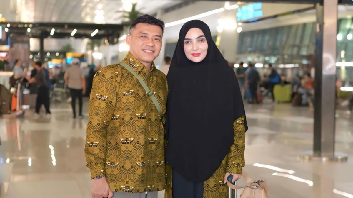 Pergi Berdua Tanpa Tim, Anang Hermansyah dan Ashanty Berangkat Haji Setelah Menunggu 8 Tahun