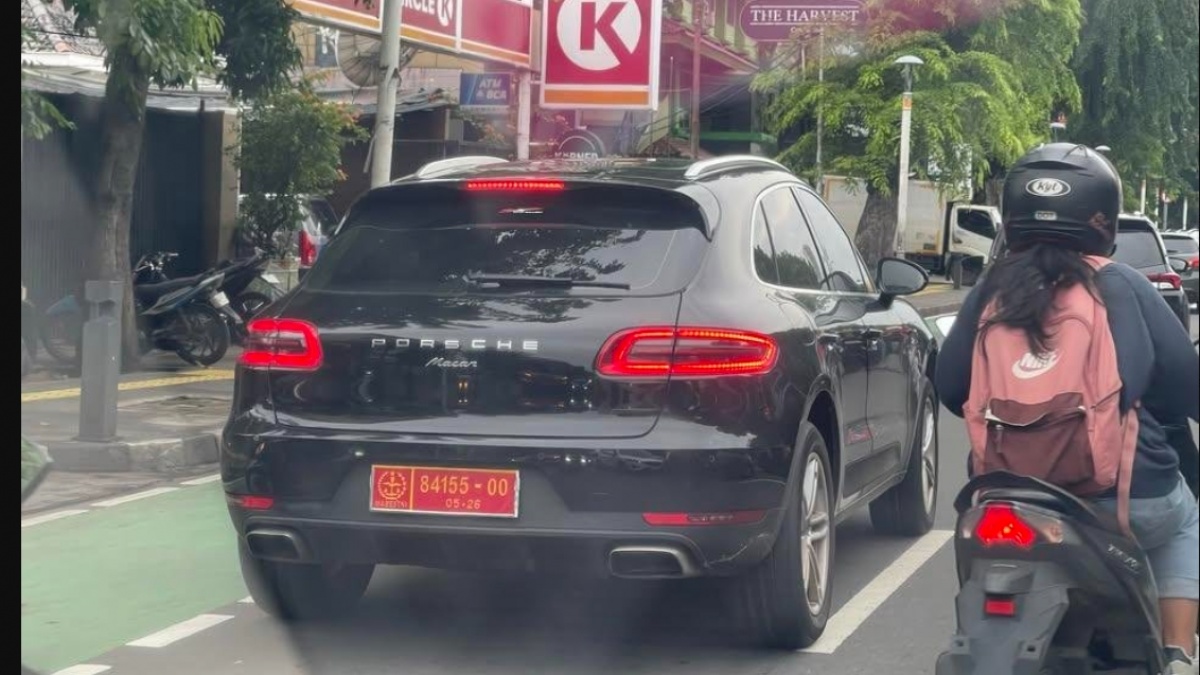 Viral Misteri Porsche Macan Rp 2,6 Miliar Gunakan Pelat Dinas, Benarkah Milik Aparat Berpangkat?