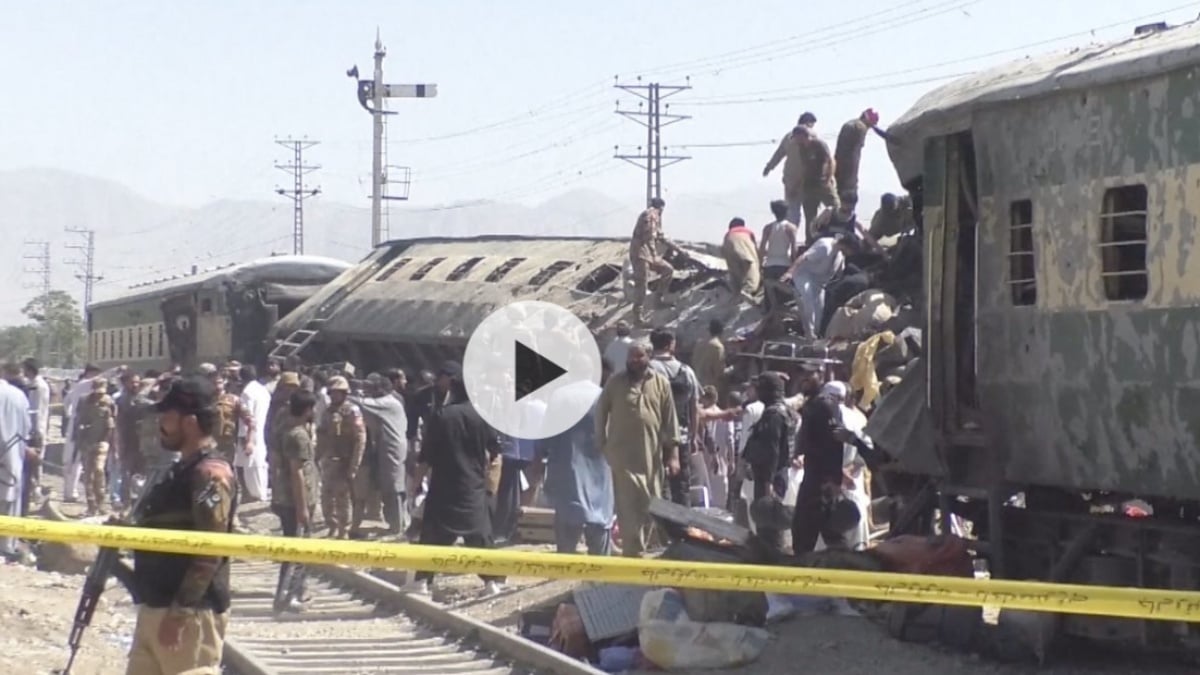 Bom Bunuh Diri Guncang Pakistan, Kereta Militer Hancur Tewaskan Lebih dari 20 Orang