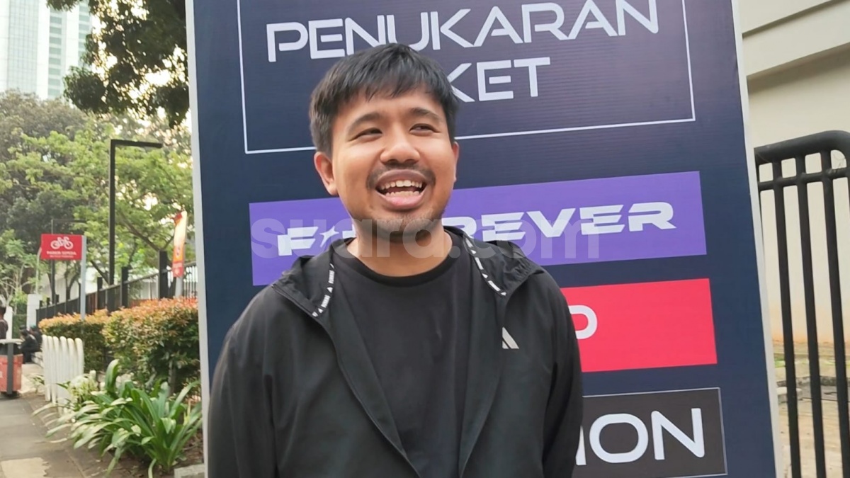 Temani Sang Ibu Nonton Konser FForever, Joshua Suherman Beruntung Dapat Akses Tiket Khusus