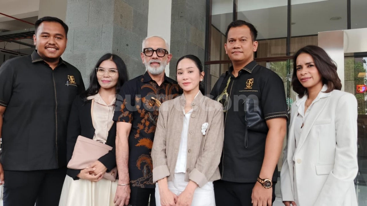 Bunga Zainal Berharap Oknum Polisi yang Terima Suap Kasus Suaminya Dipecat