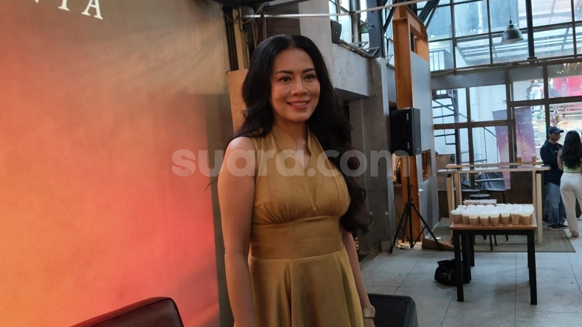 Disadarkan Musik Sembuhkan Luka, Dee Lestari Bikin Album Lagi Usai 18 Tahun Vakum