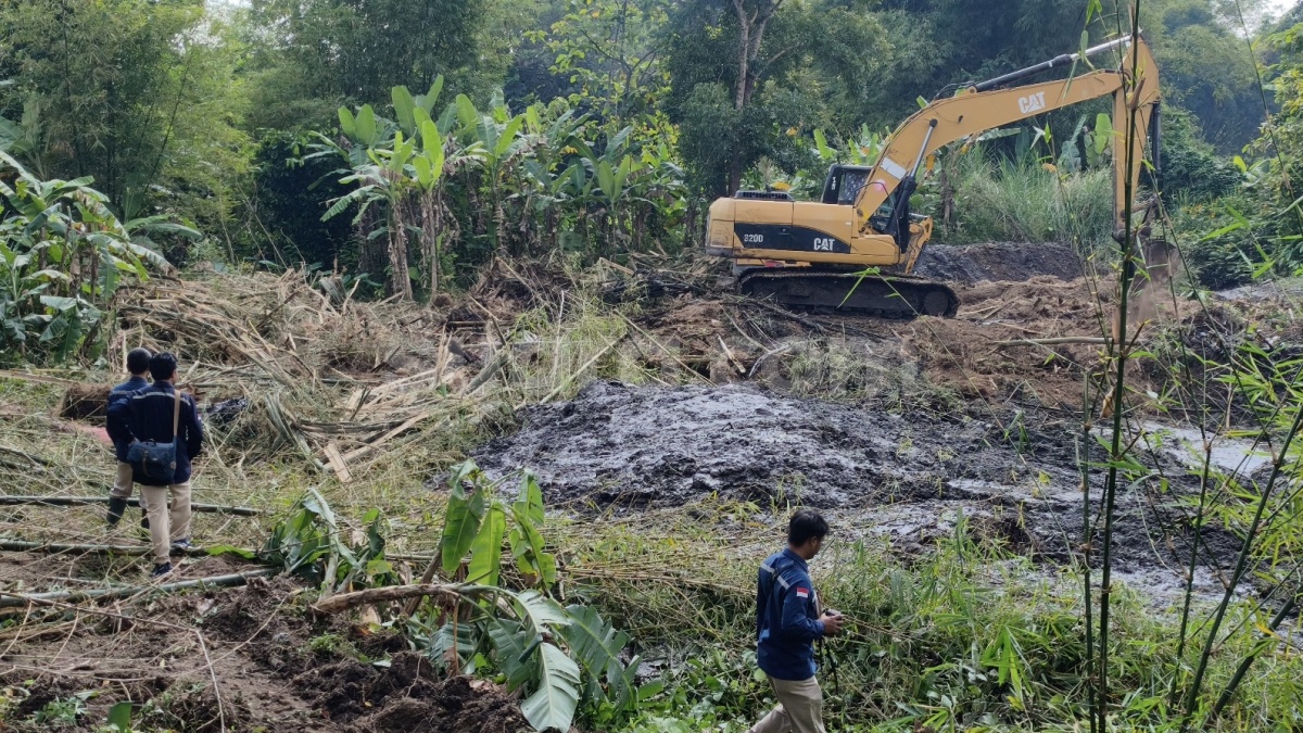 BPPTKG Kerahkan Ekskavator, Area Terduga Sumber Gas Penyebab Kebakaran Misterius di Sleman Dibongkar
