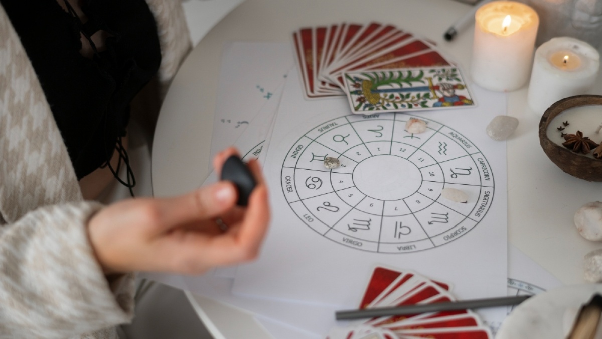 Ramalan Zodiak 15 Agustus 2026: Virgo Dapat Keberuntungan, Libra Perlu Menenangkan Hati