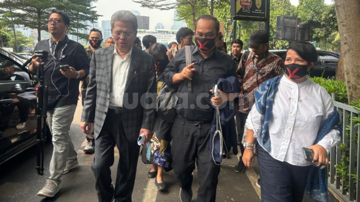 Saiful Mujani 'Dikawal' Tokoh Nasional ke Polda Metro Jaya, Todung Mulya Lubis: Ini Kasus Absurd!