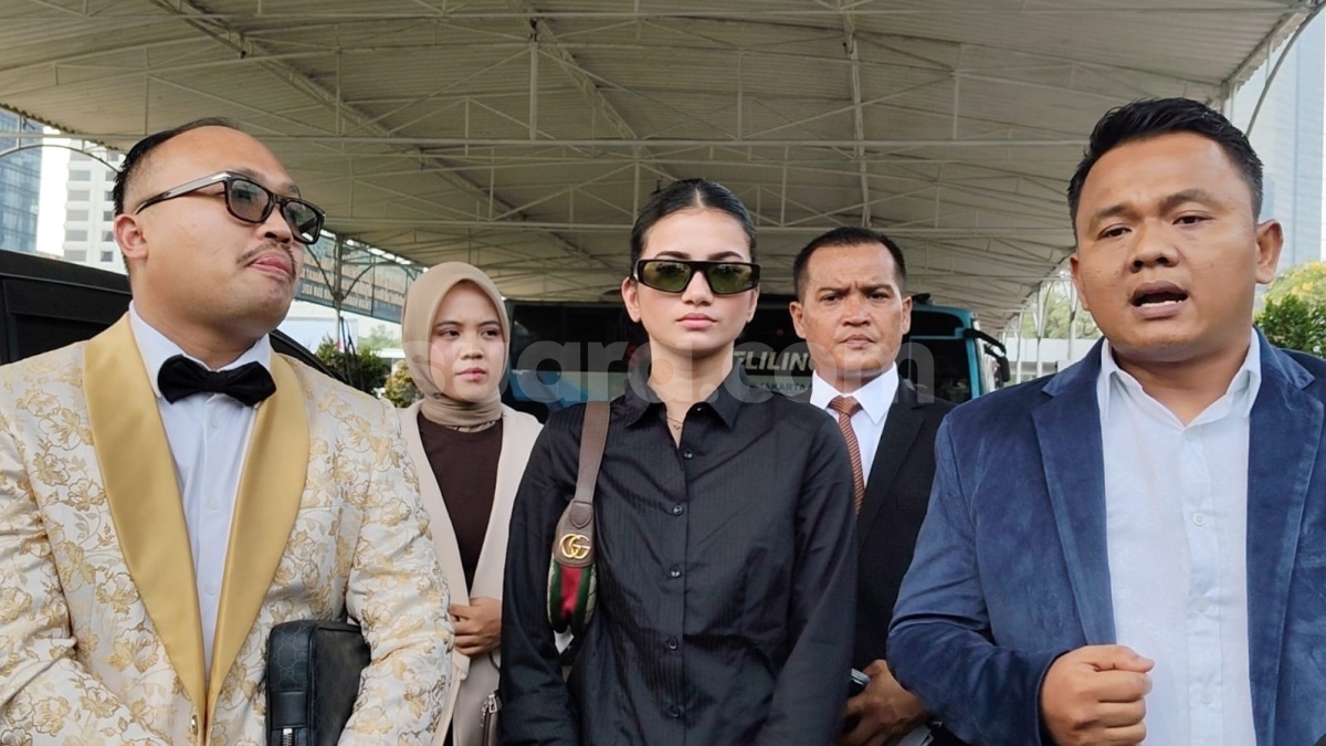 Tak Terima Dituding Somasi Ibunya, Ratu Sofya Laporkan Produser Film Reza Aditya