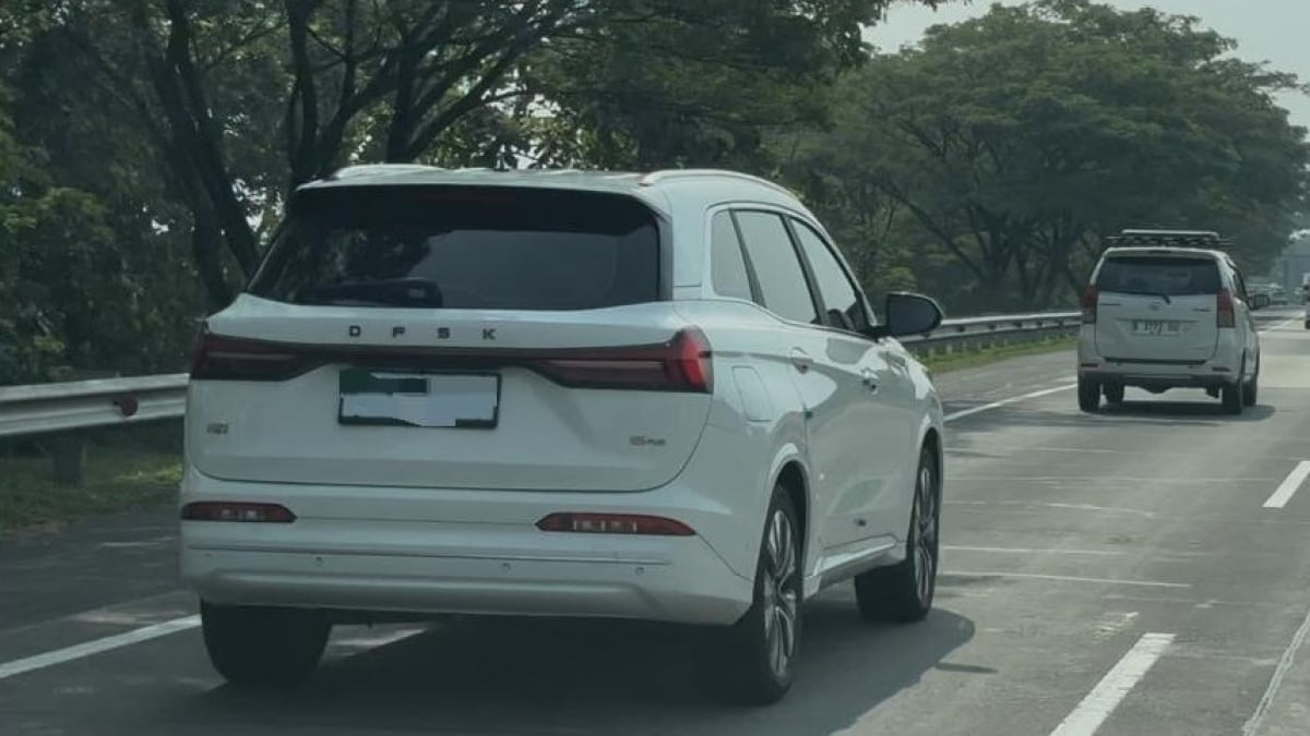 Penampakan SUV Misterius DFSK Tertangkap Melakukan Uji Jalan di Indonesia