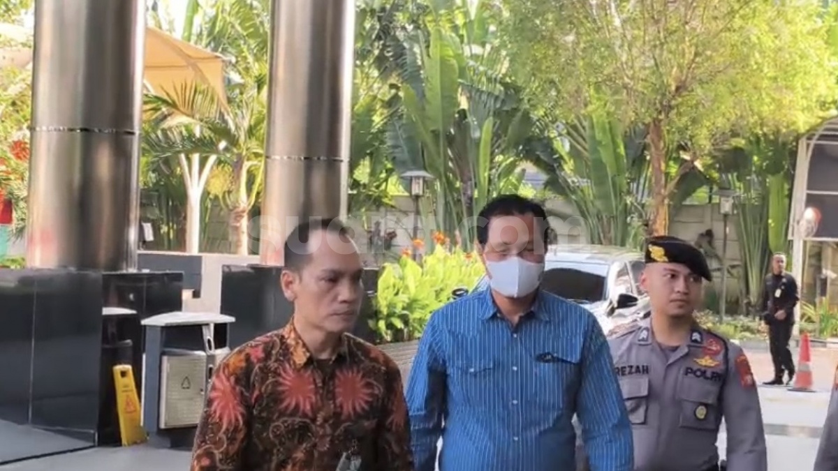 Bupati Muara Enim Edison Tiba di KPK Usai Terjaring OTT