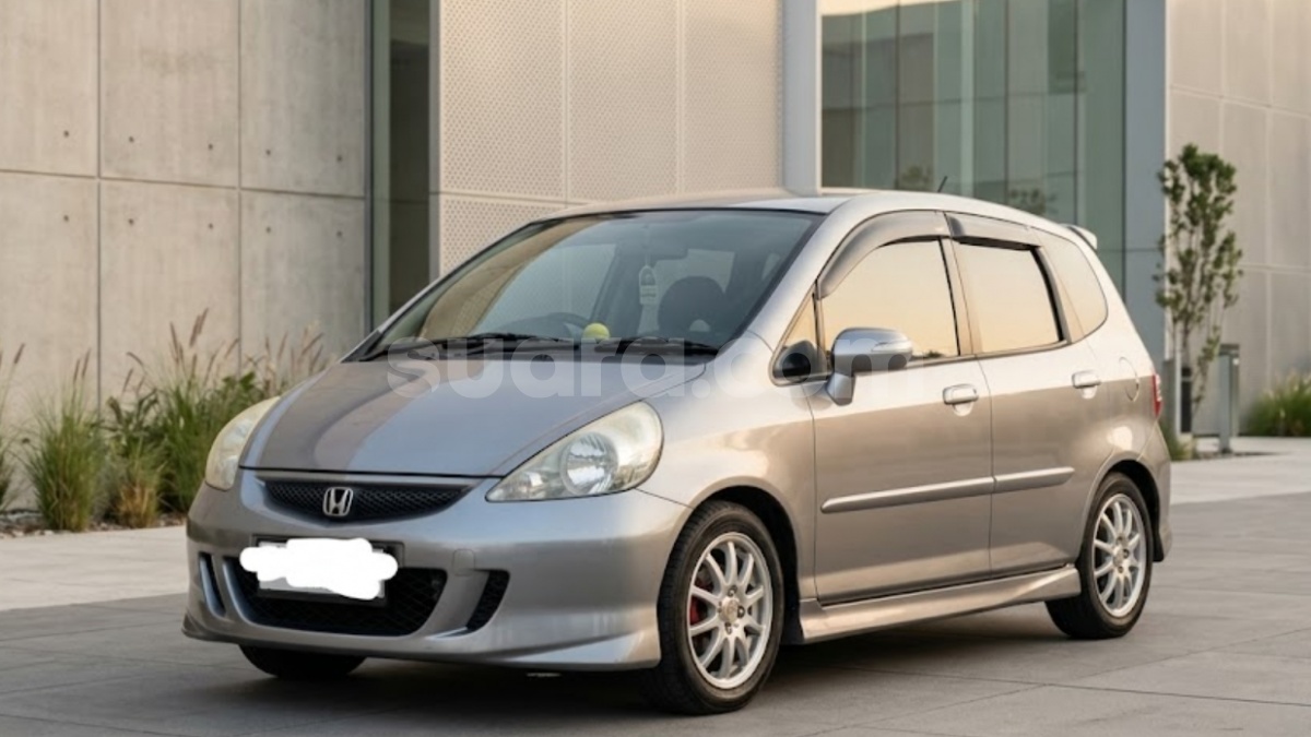 Sering Diremehkan Karena Tua, Hatchback Rp 85 Jutaan Ini Simpan Teknologi yang Bikin Ketagihan