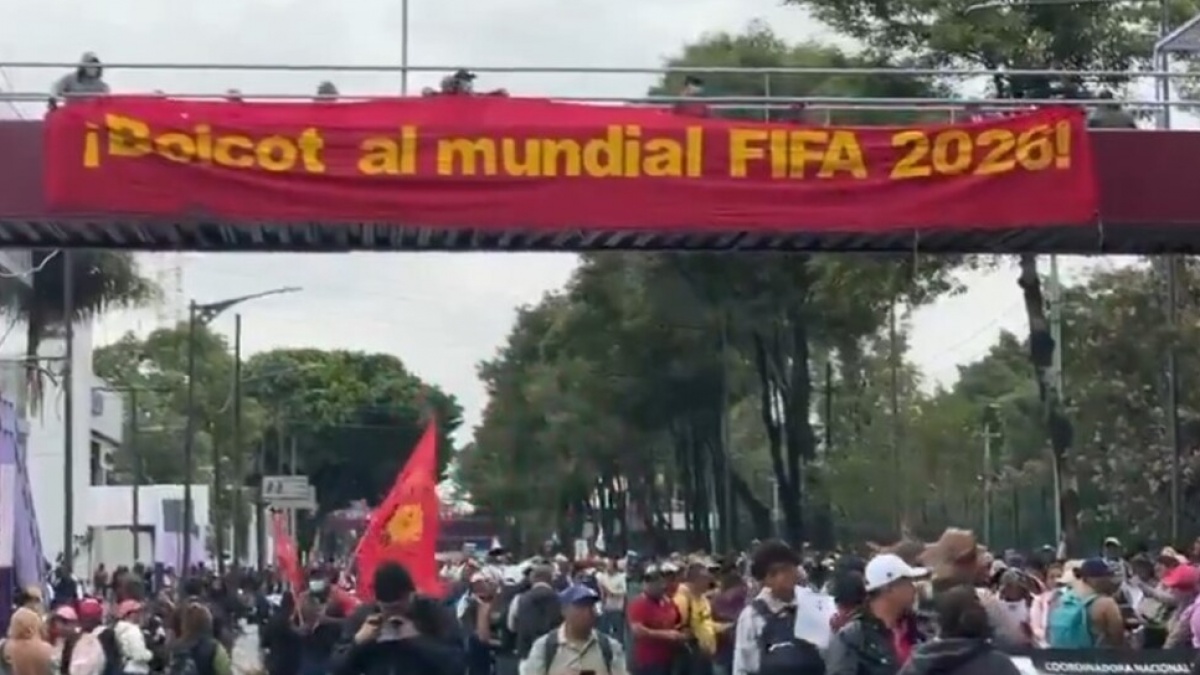 Panas Jelang Pembukaan Piala Dunia 2026! Massa Aksi Bertahan, Polisi Siap Pukul Mundur