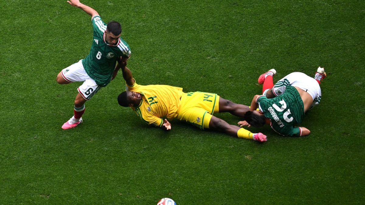 Drama 2 Kartu Merah di Piala Dunia 2026, Pelatih Timnas Afrika Selatan Sentil Wasit