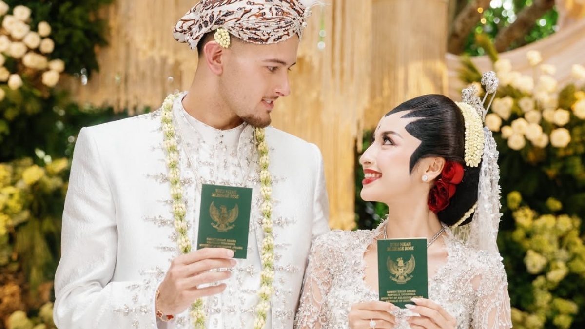 Kenapa Jennifer Coppen Akad Nikah Pakai Binti Ibunya? Begini Hukumnya dalam Islam