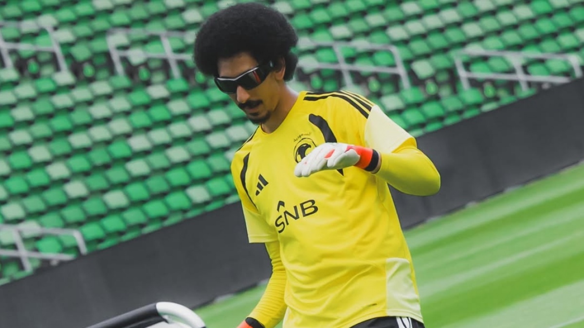 Piala Dunia 2026: Kiper Arab Saudi Pakai Kacamata Hitam Khusus Jelang Lawan Uruguay