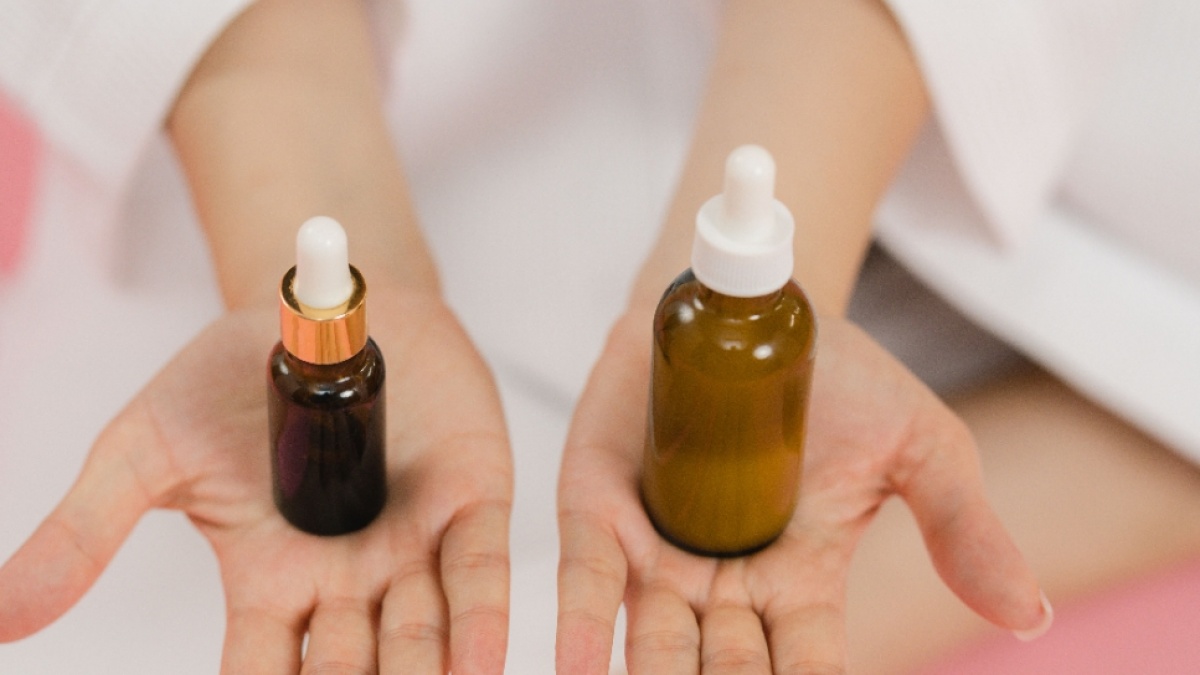 Serum Retinol dan Niacinamide Boleh Dilayer? Ini Panduan Skincare Aman dari Dokter