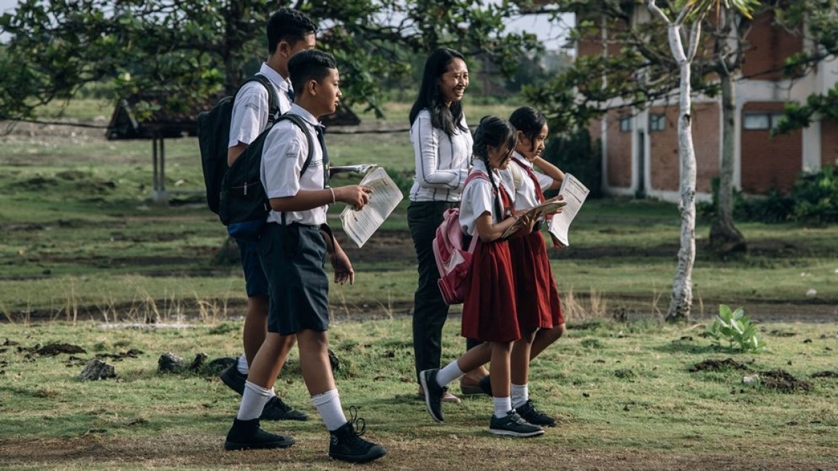 4 Sepatu Sekolah Hitam yang Lagi Diskon di Matahari, Hemat hingga Rp260 Ribu