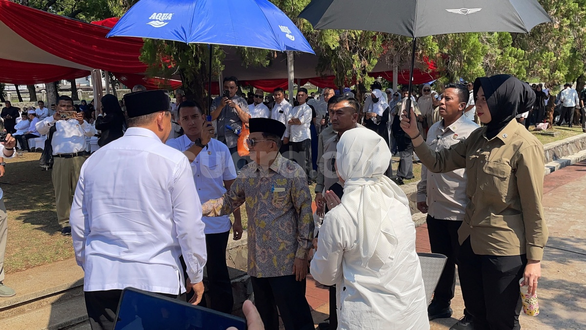 Sejumlah Tokoh Hadiri Pemakaman Rachmat Gobel di TMP Kalibata, Ada JK hingga Christine Hakim