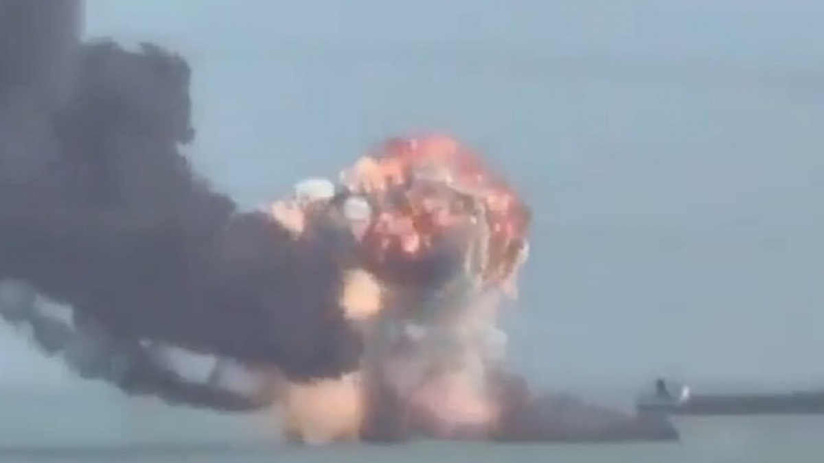 Perang Timur Tengah Memanas: Iran Serang Dua Kapal Tanker di Selat Hormuz, 1 Tewas