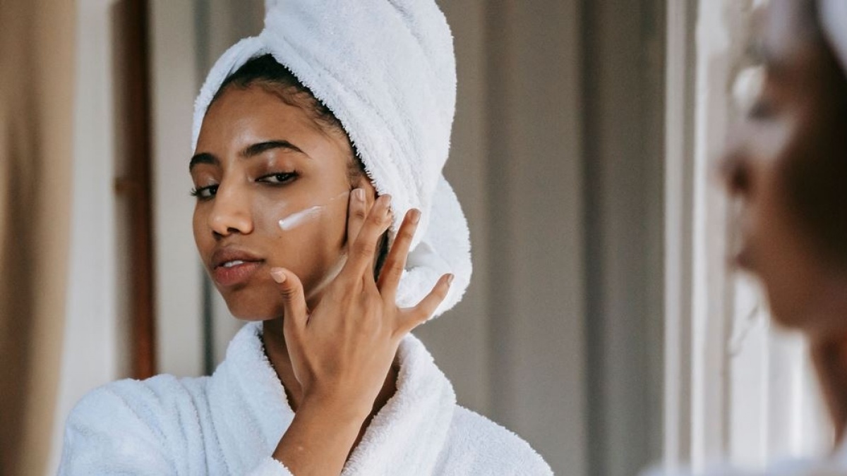 7 Kesalahan Urutan Skincare yang Malah Bikin Wajah Makin Kusam dan Berminyak
