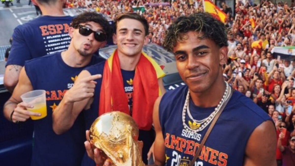 Sindir Skuat Argentina, Lamine Yamal Tantang Paredes Baku Pukul dengan Gavi di Atas Ring