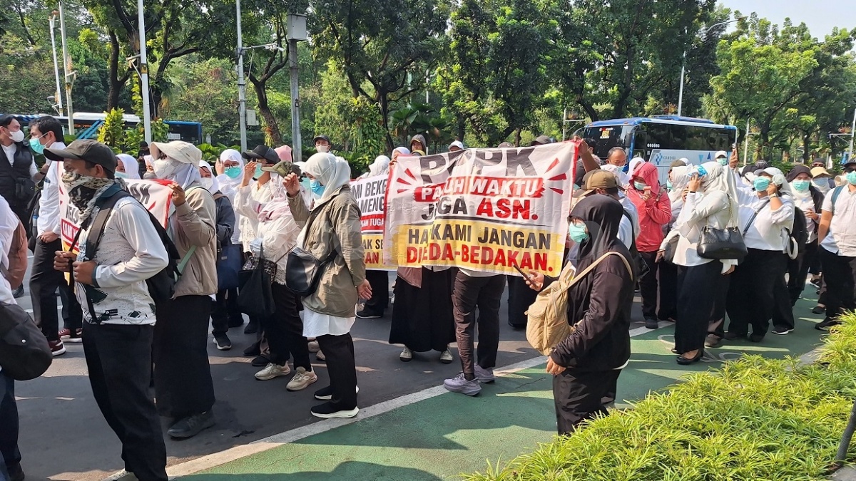 Transisi Status PPPK Dimulai Awal 2027, Komisi X DPR Minta Para Guru Tak Lagi Resah
