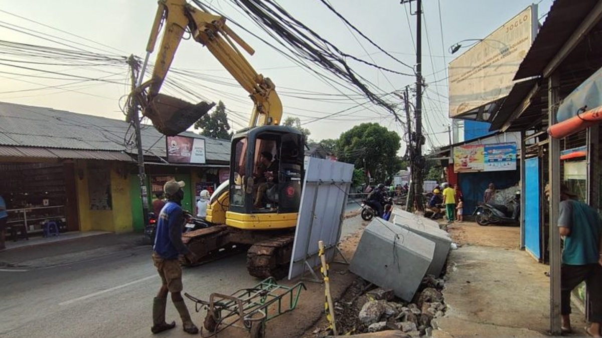 Dilema Proyek Anti-Banjir di Joglo: Akses Terputus, Pemilik Warung Minta Kompensasi Rp50 Ribu